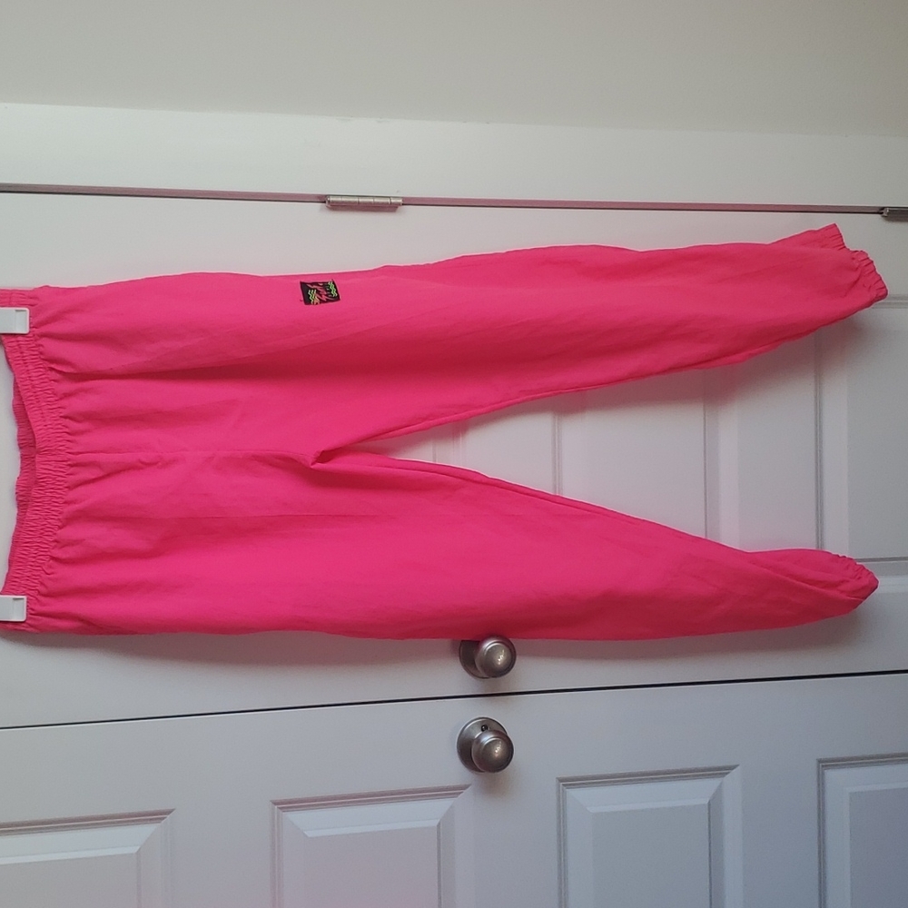 Vintage Surf-Style Hot Pink Windbreaker Suit With matching Pants💗 Hostess Pick - Picture 8 of 13